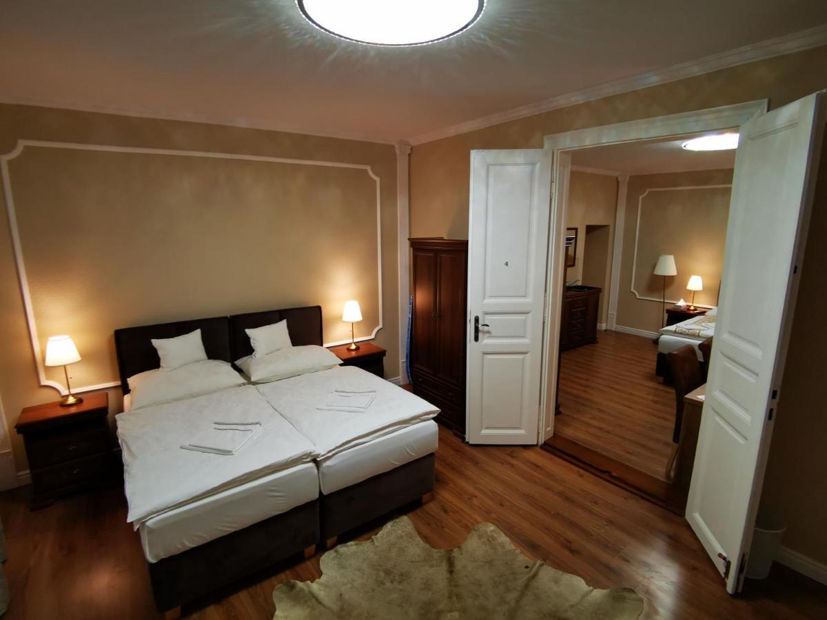 Corner House Apartment Lučenec Екстериор снимка